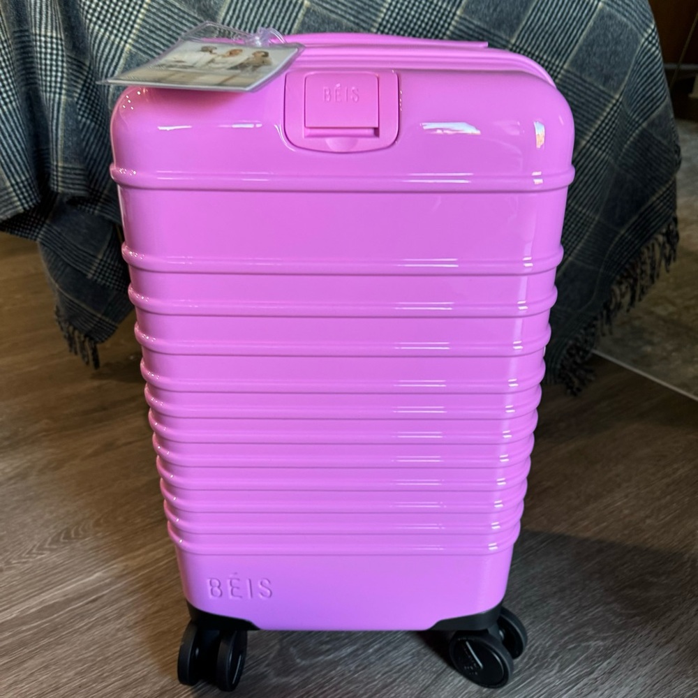 BÉIS The Small Carry on Roller in Glossy Berry nwt